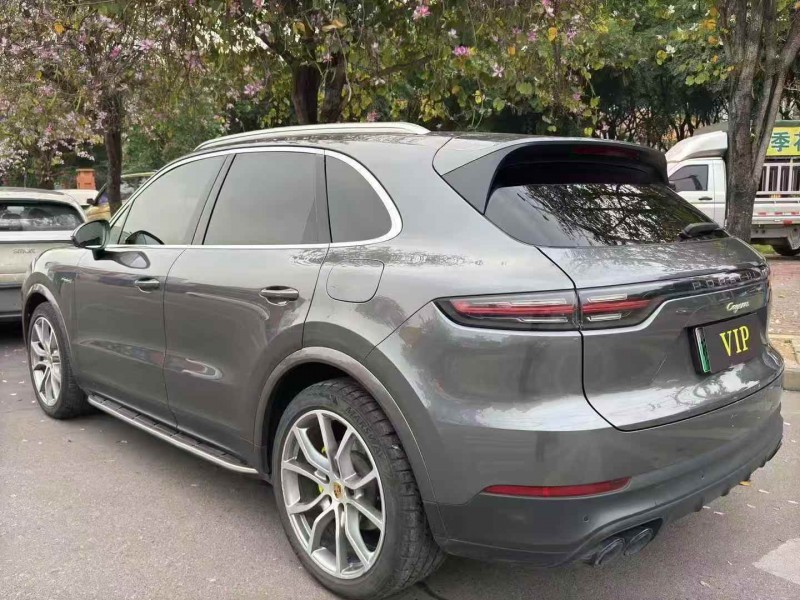 广州21年保时捷卡宴4