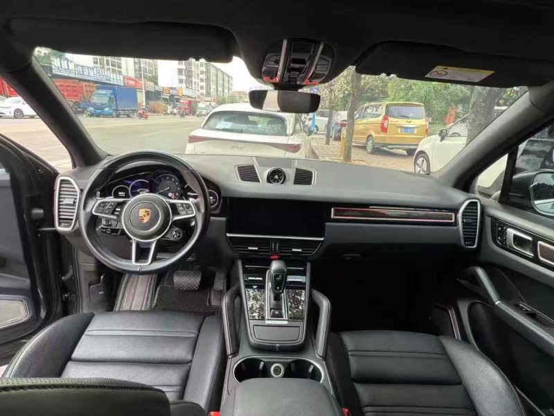 广州21年保时捷卡宴8