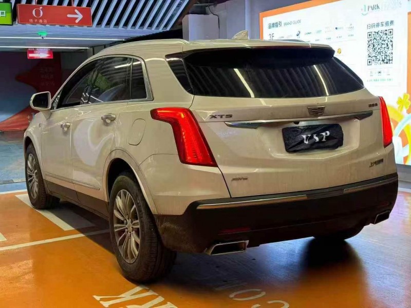 荆州17年凯迪拉克XT57