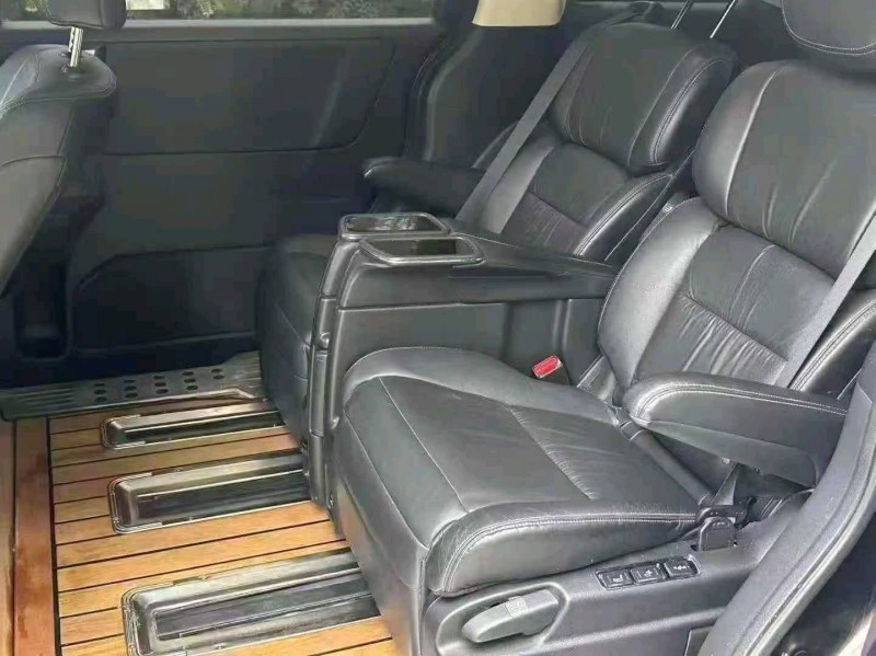 苏州18年本田艾力绅5