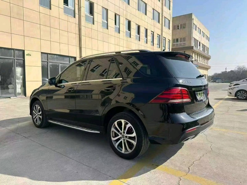 襄阳19年奔驰GLE4