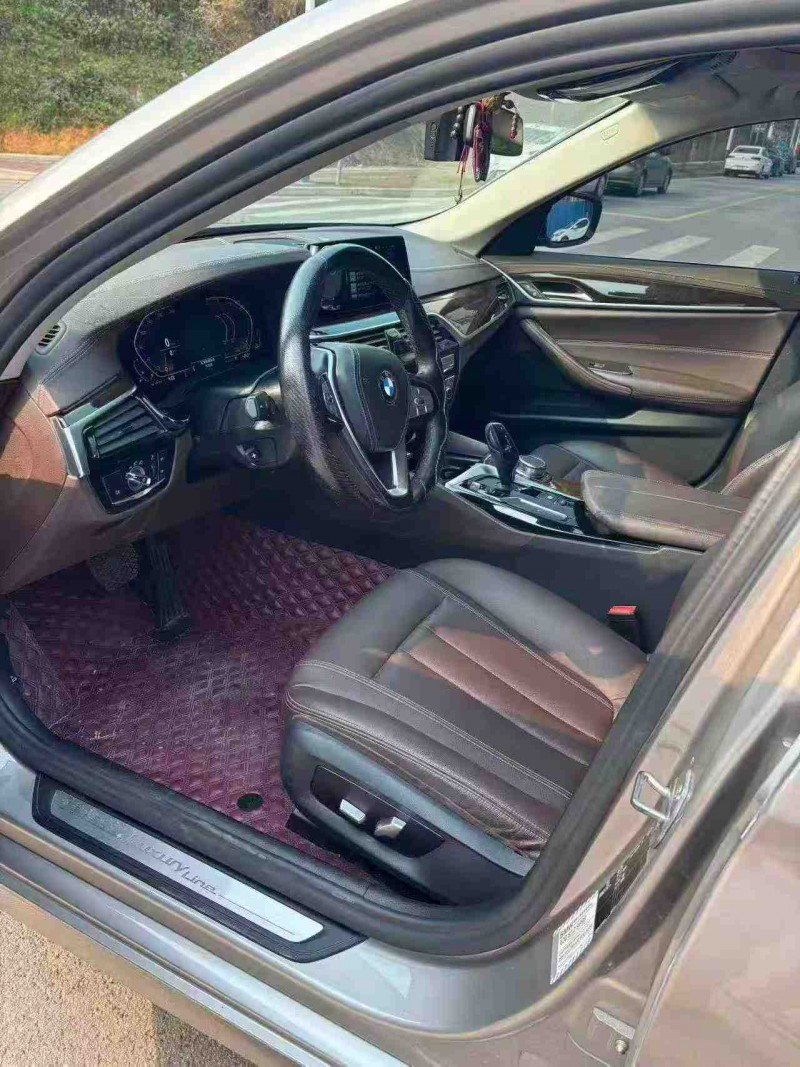 南宁19年宝马5系4