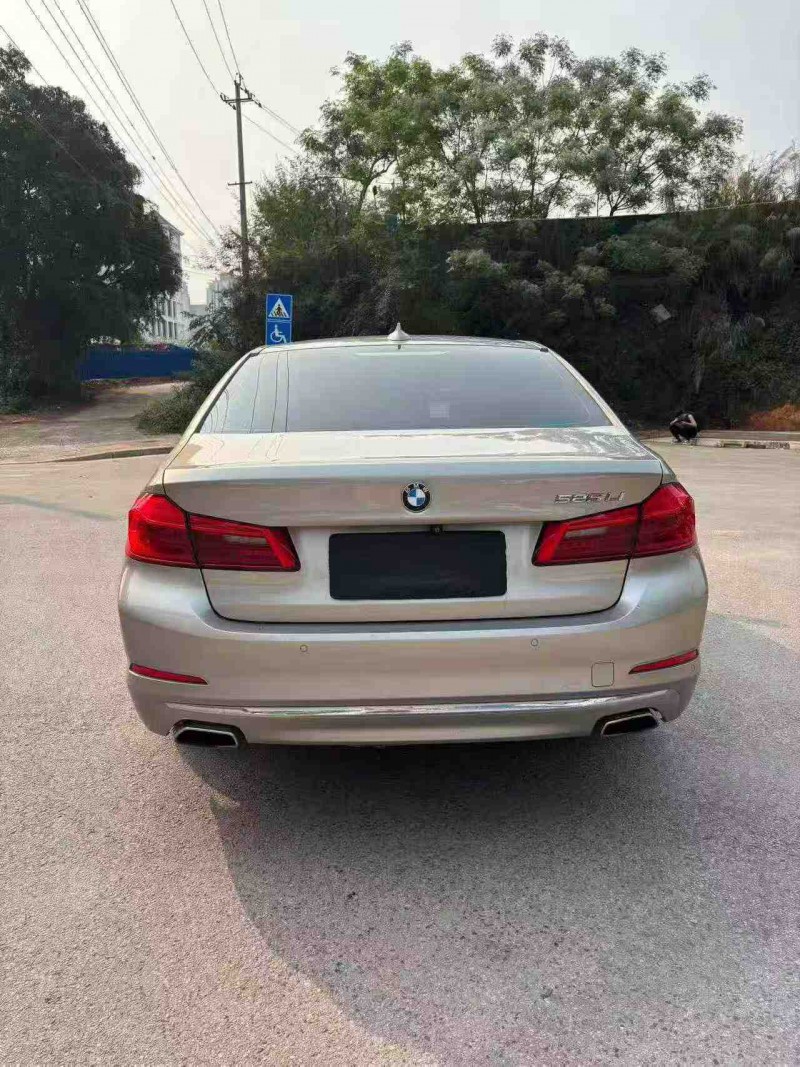 南宁19年宝马5系9