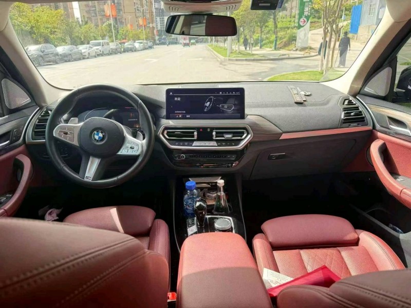 达州23年宝马X38
