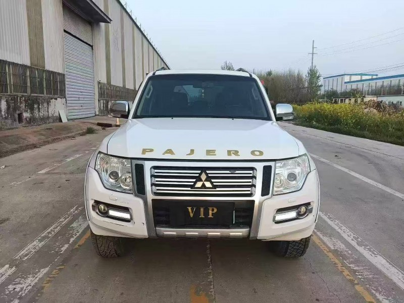 菏泽20年三菱帕杰罗1