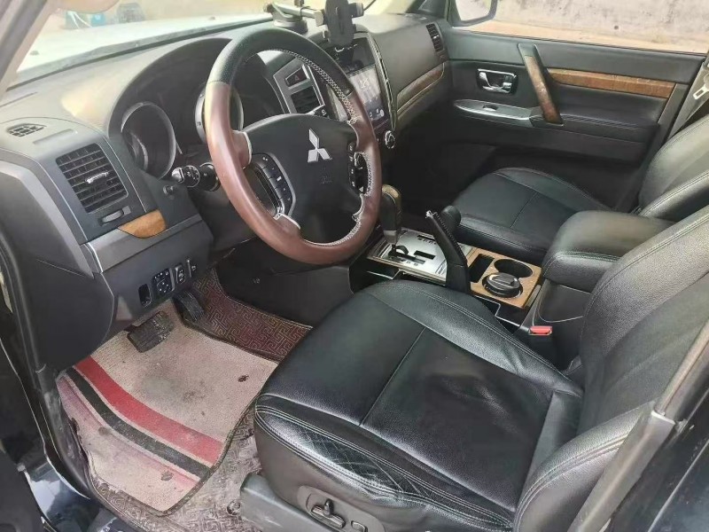 菏泽20年三菱帕杰罗4