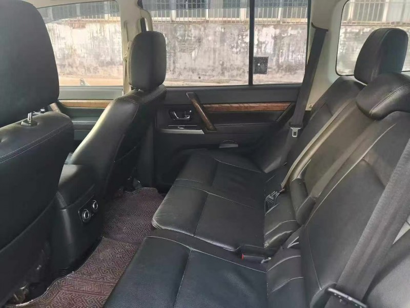 菏泽20年三菱帕杰罗5