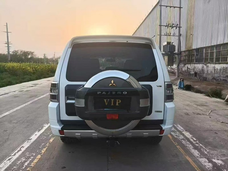 菏泽20年三菱帕杰罗9