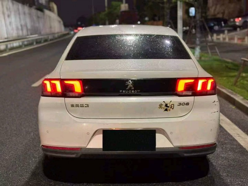 福州17年东风标致8