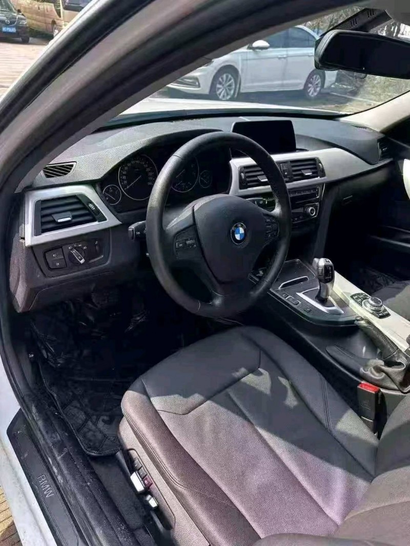 九江16年宝马3系8