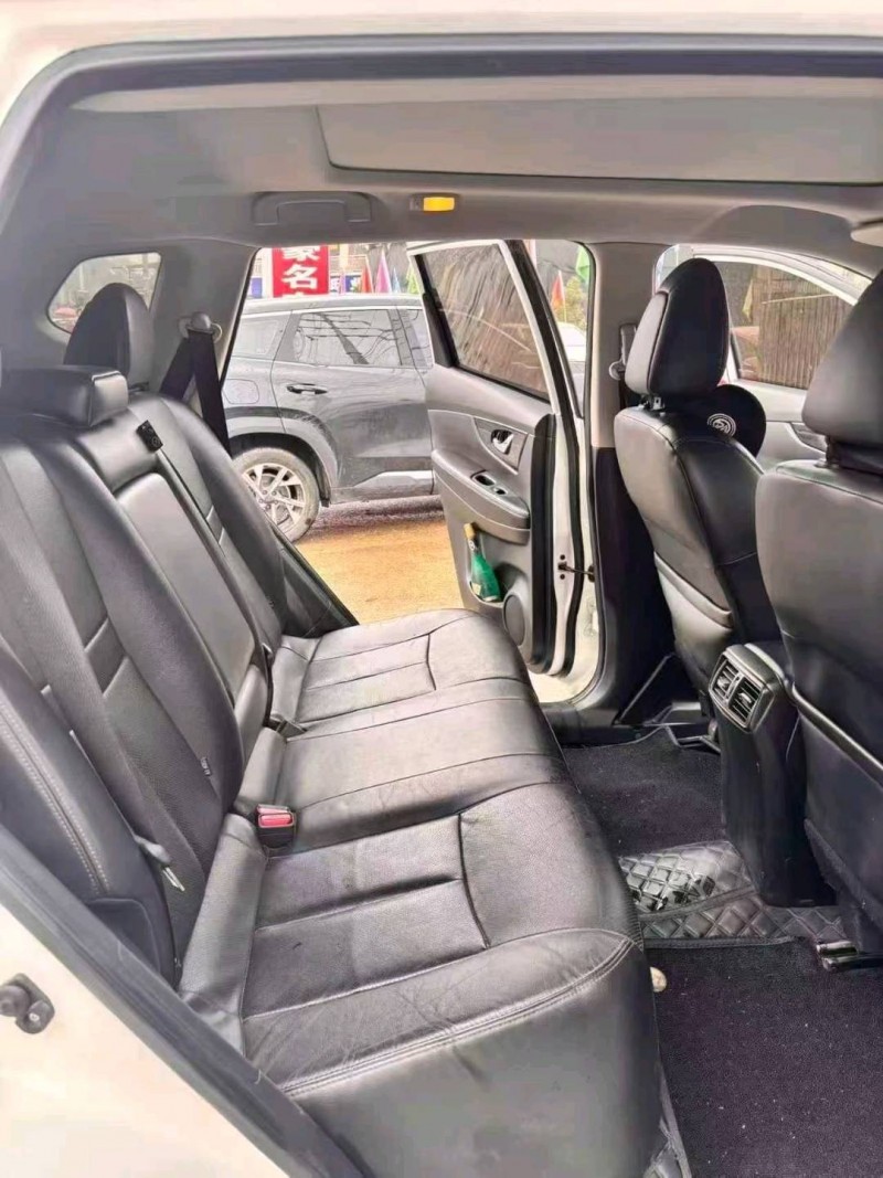 娄底20年日产奇骏4