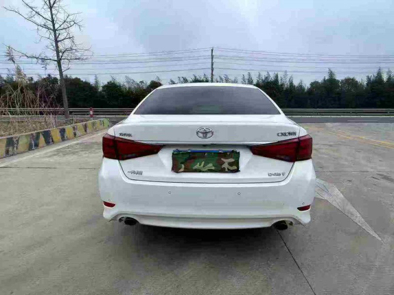 徐州18年丰田皇冠6