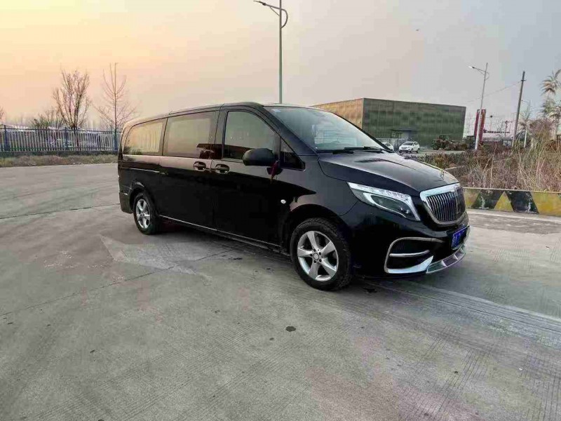 徐州18年奔驰威霆3