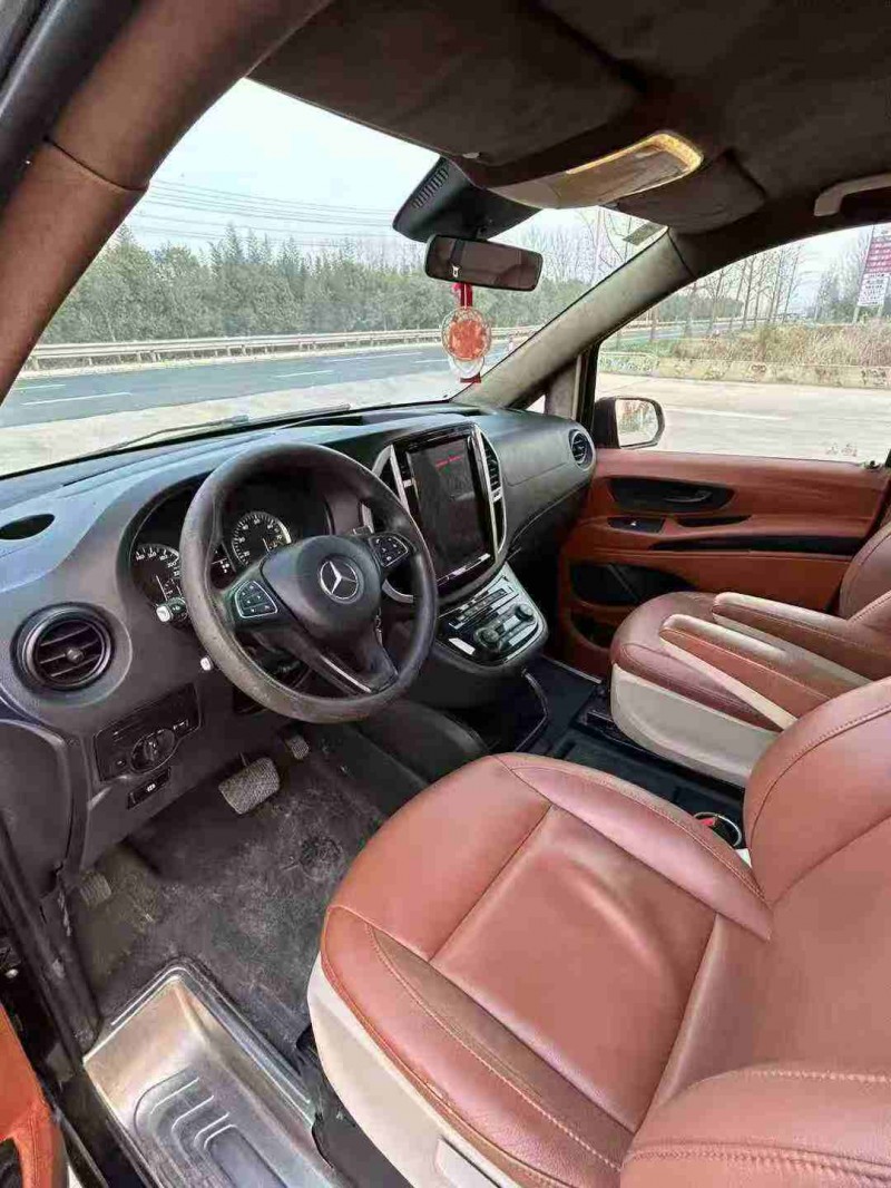 徐州18年奔驰威霆7
