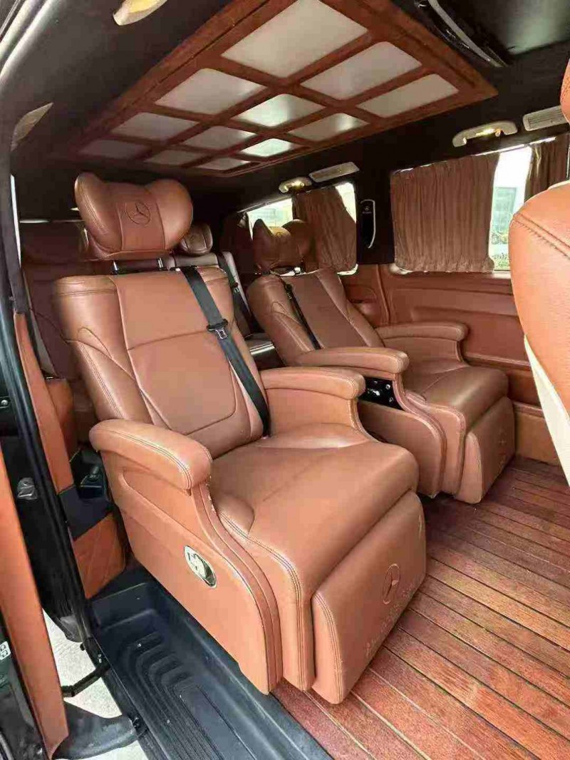 徐州18年奔驰威霆8