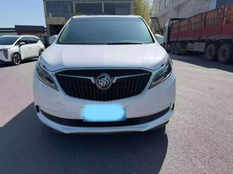 保定18年别克GL81