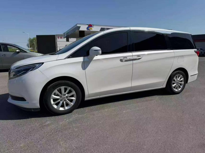 保定18年别克GL83