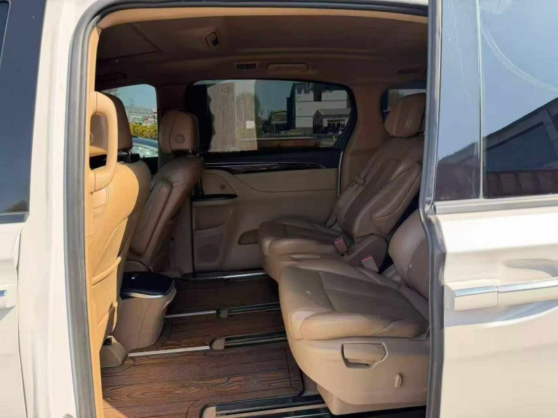 保定18年别克GL85