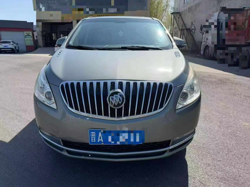 保定13年别克GL81