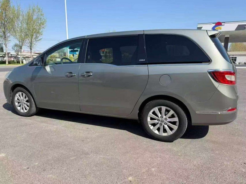 保定13年别克GL88