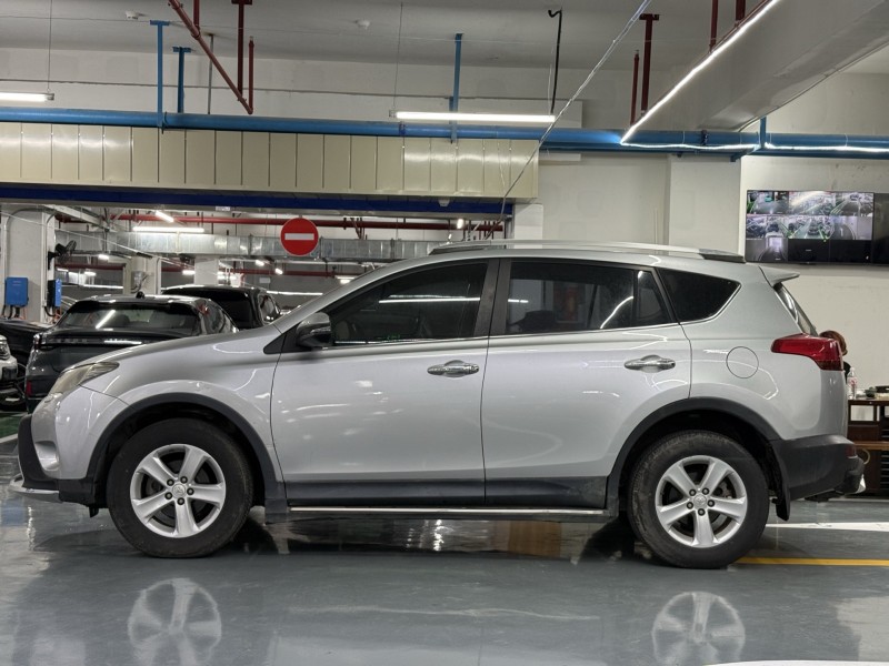 深圳14年丰田RAV4荣放7