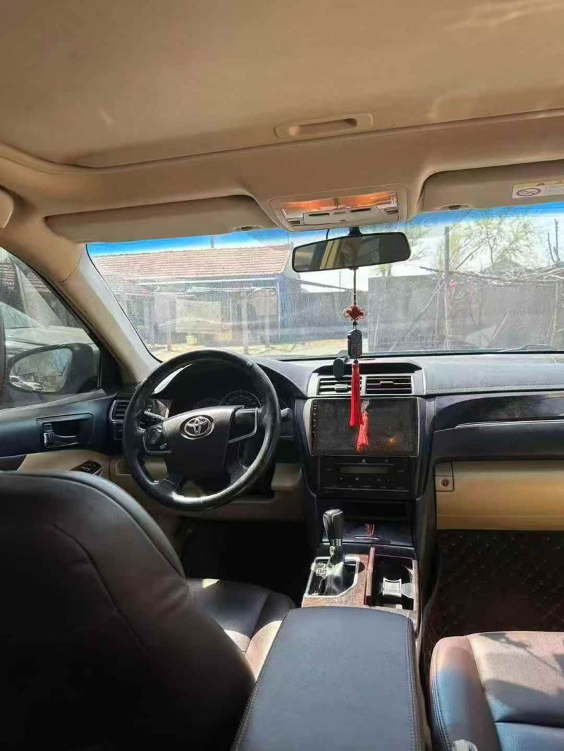 东营16年丰田凯美瑞4