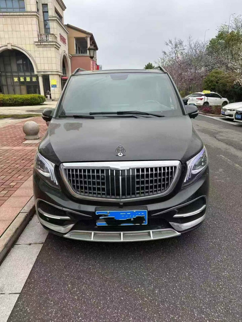 绍兴21年奔驰威霆1