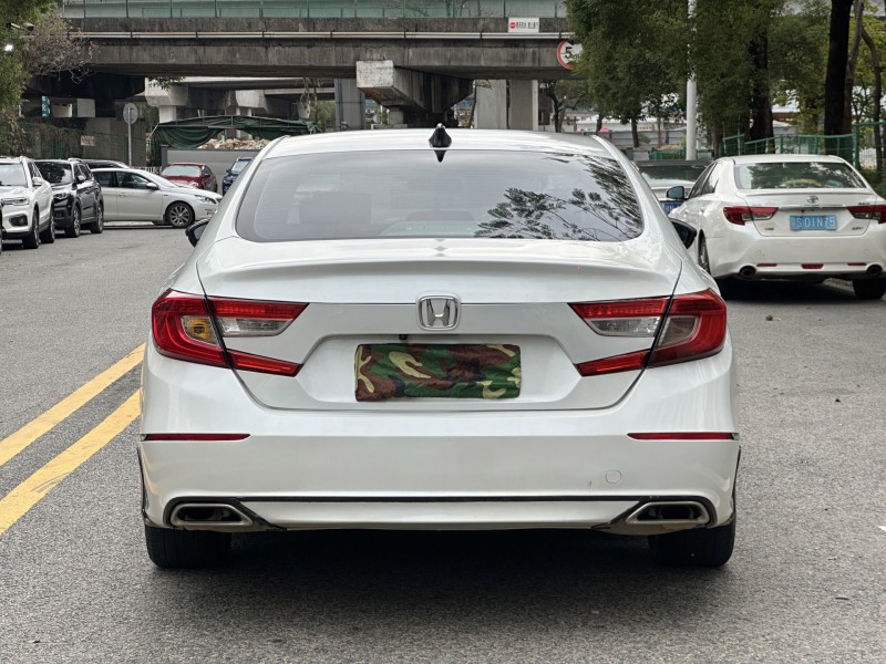 东莞18年本田雅阁9