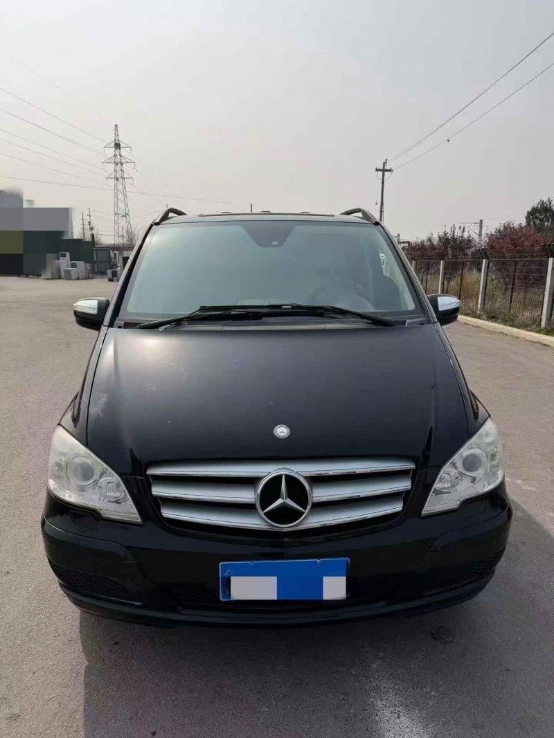 枣庄14年奔驰唯雅诺1