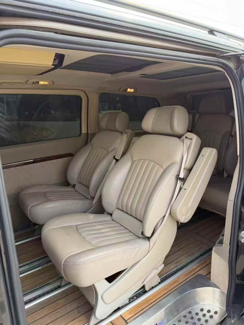 枣庄14年奔驰唯雅诺3