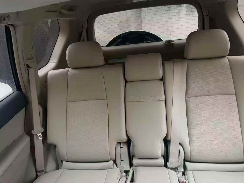 延安18年丰田普拉多7