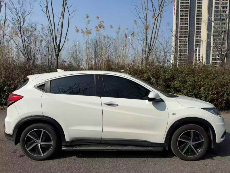 荆州21年本田缤智8