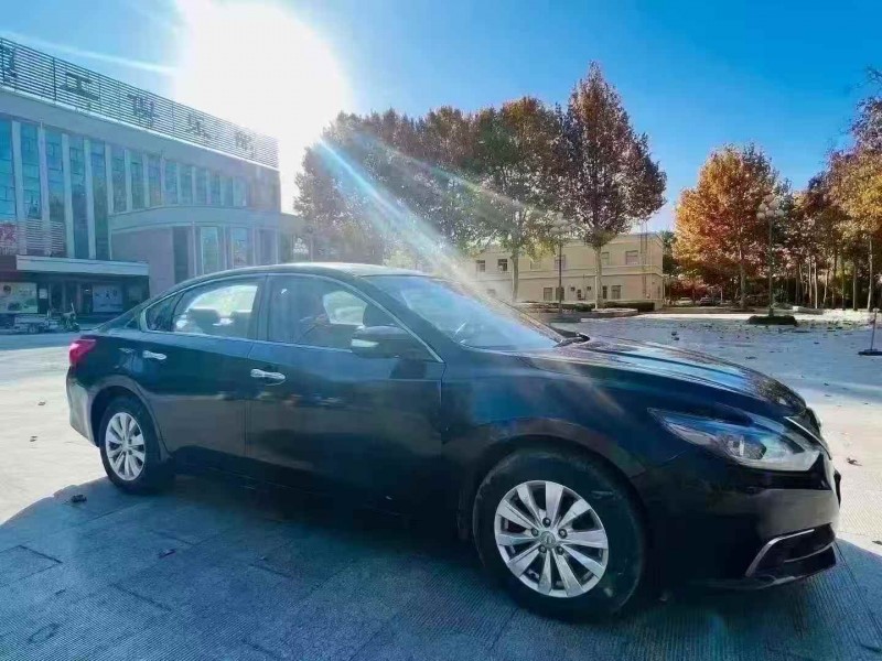 东营17年日产天籁2