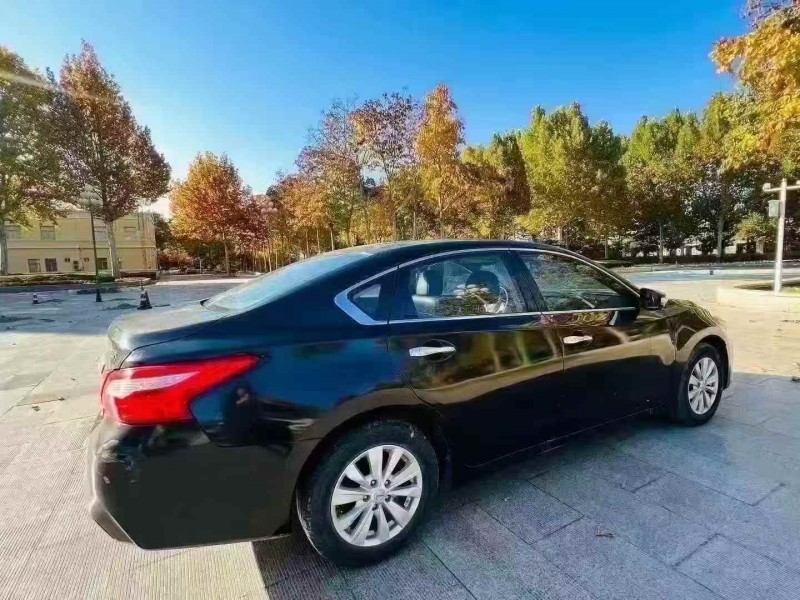 东营17年日产天籁7