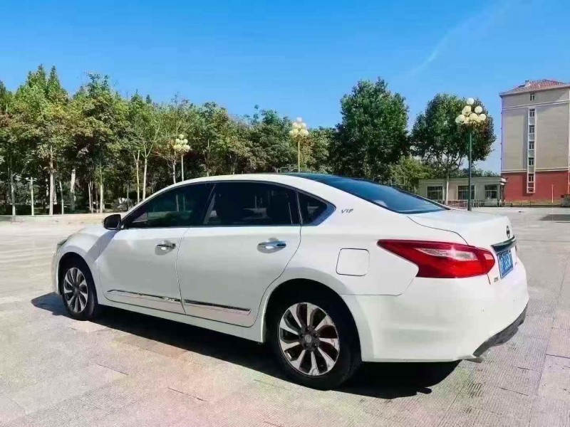 枣庄17年日产天籁7