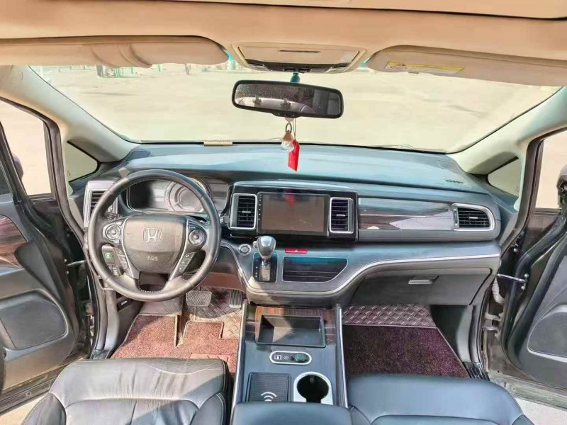 无锡16年本田艾力绅4