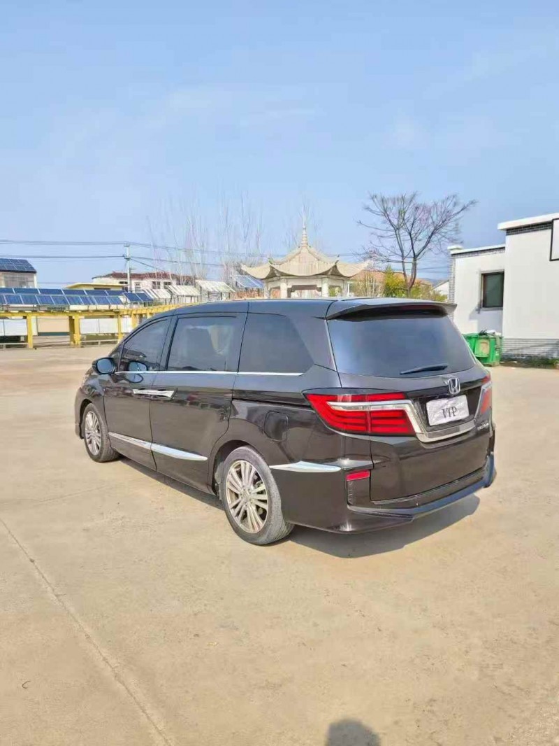 无锡16年本田艾力绅9