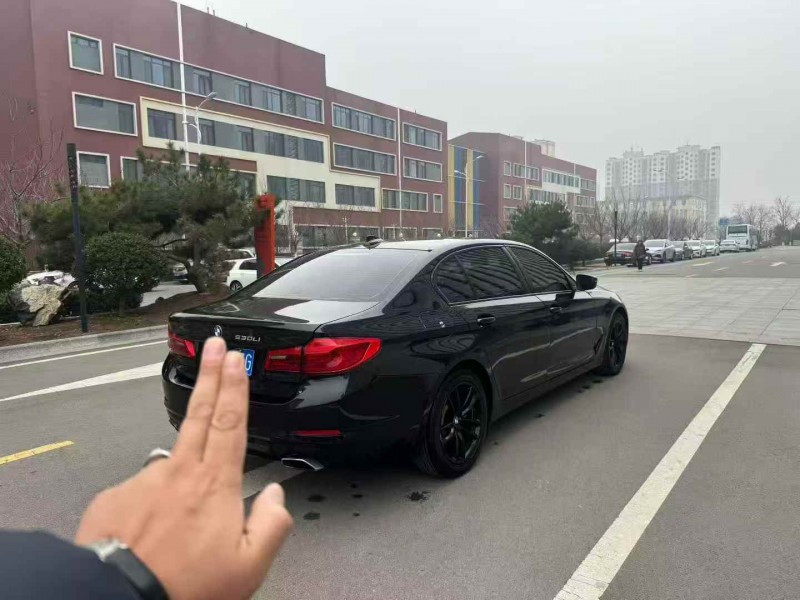 潍坊17年宝马5系9