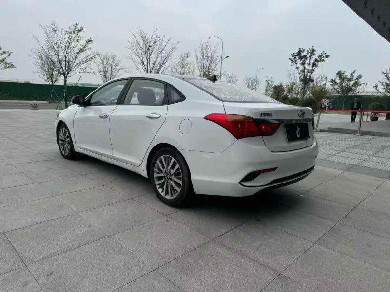 苏州18年现代名图8