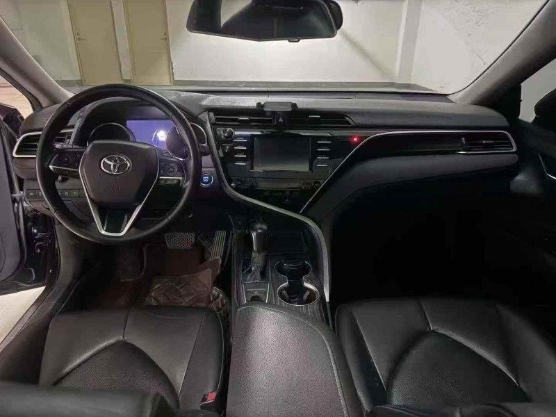 焦作18年丰田凯美瑞4