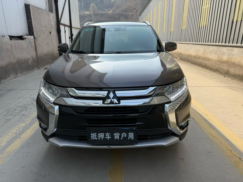 承德18年三菱欧蓝德1