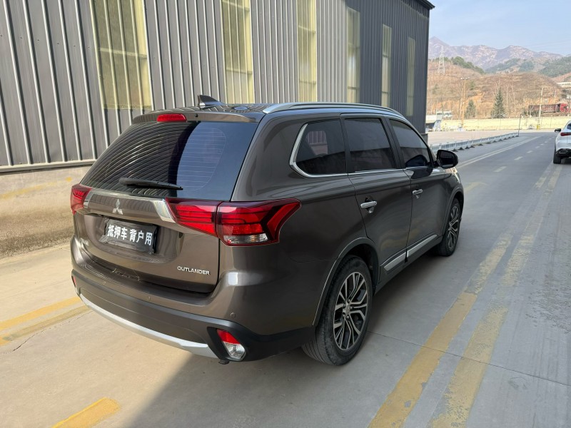 承德18年三菱欧蓝德6