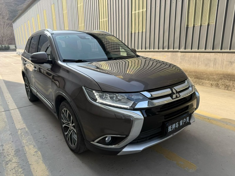 承德18年三菱欧蓝德7