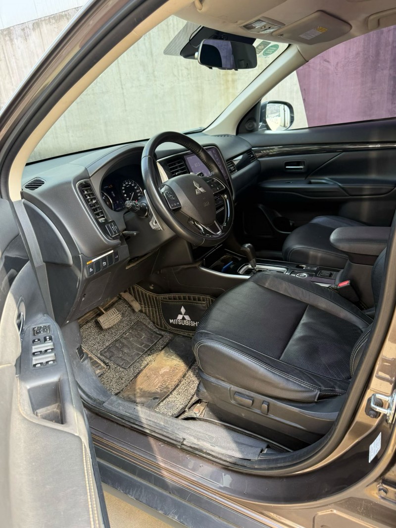 承德18年三菱欧蓝德8