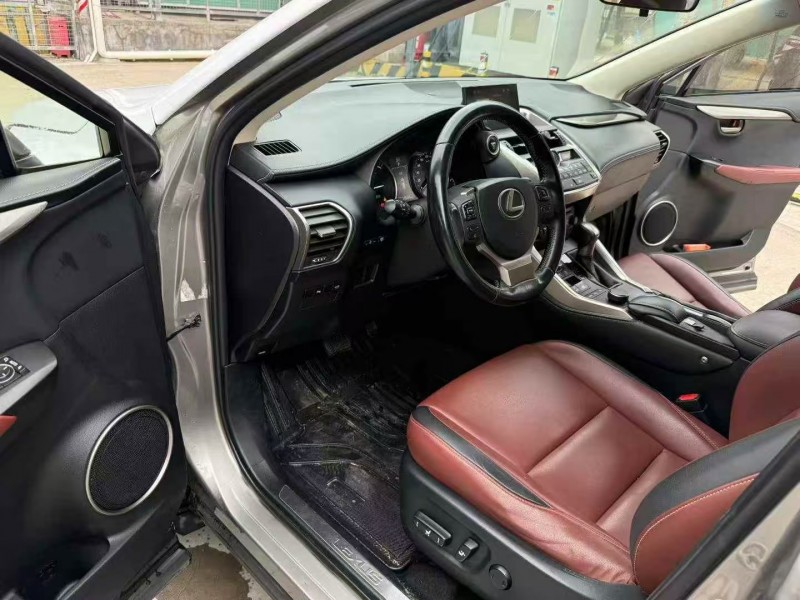 广州17年雷克萨斯NX6