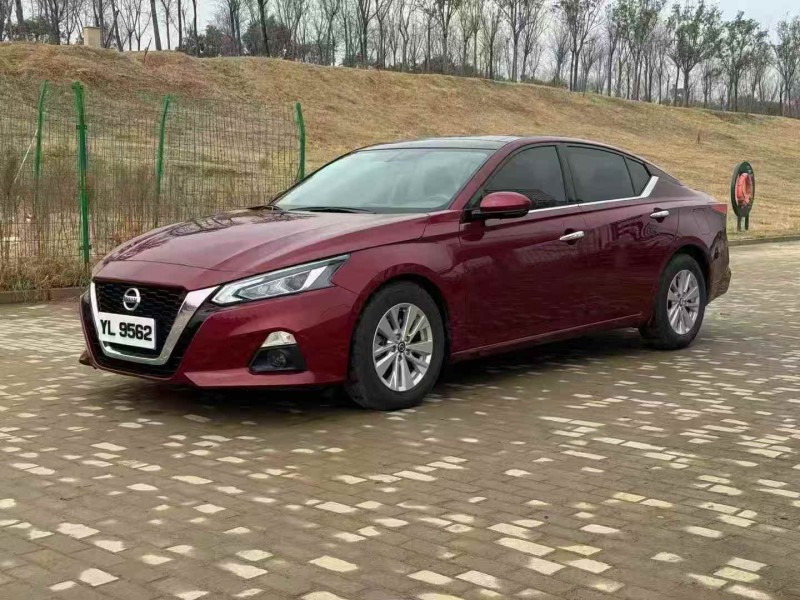 郑州20年日产天籁3