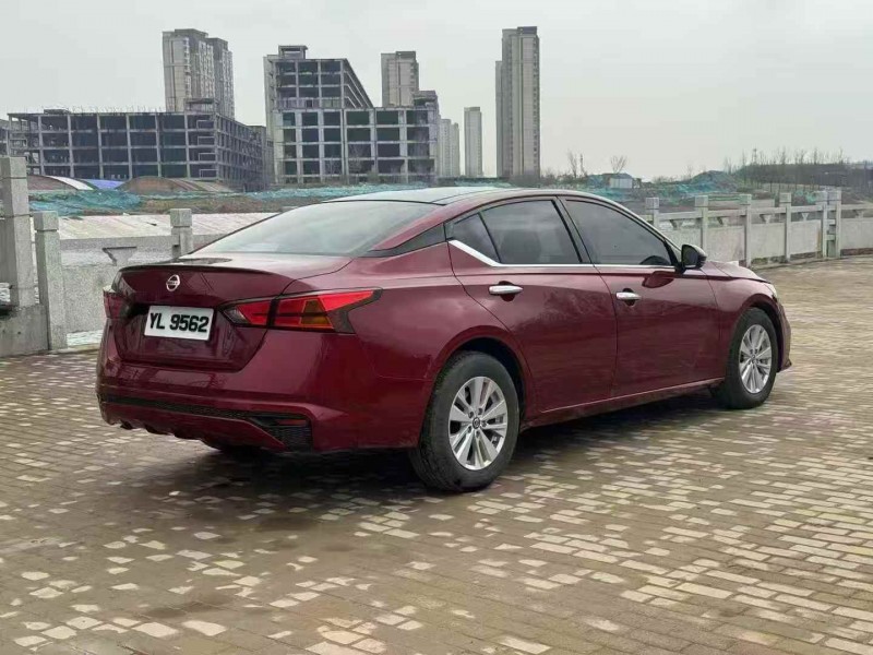 郑州20年日产天籁7