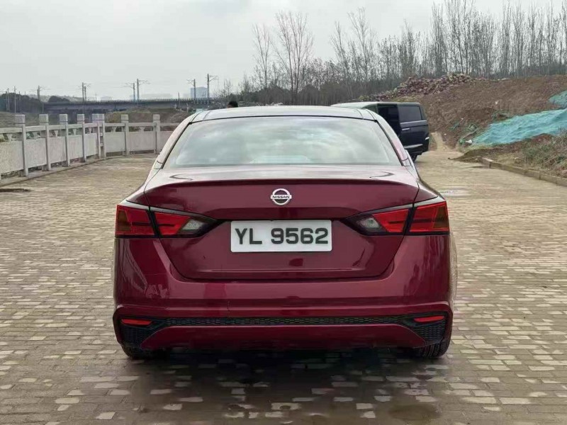 郑州20年日产天籁9