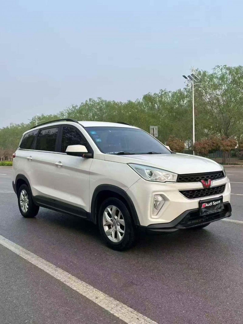 济宁19年五菱汽车宏光2