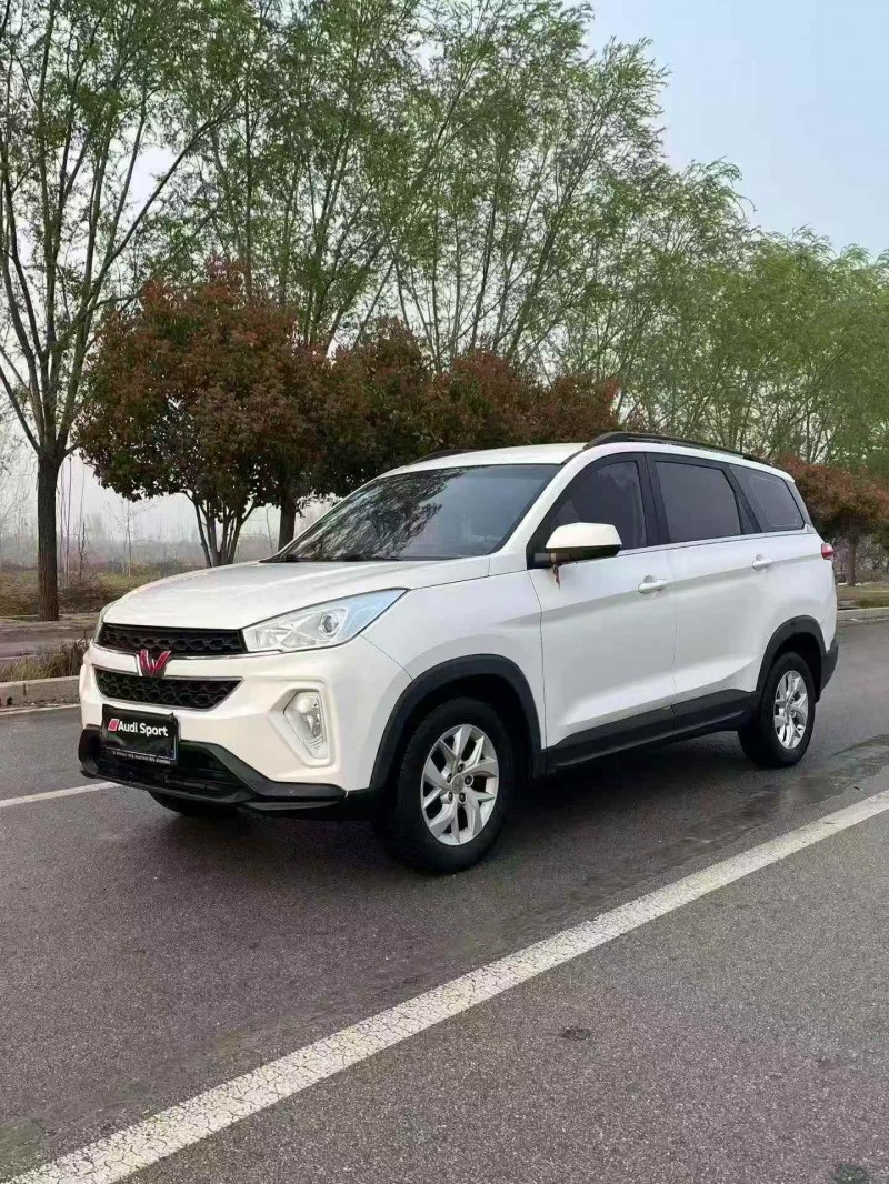 济宁19年五菱汽车宏光3